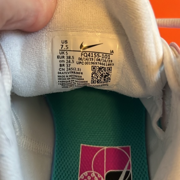 Nike Zoom Challenge Pickleball Shoes White/Retro Alchemy Pink 7.5 New - Picture 11 of 12